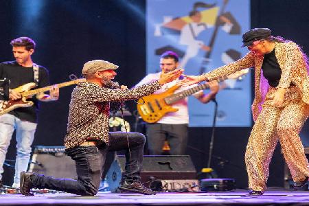 Imagen Compras con ritmo: Epi & Brass