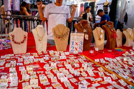 Imagen 122 Textil-bisuteria-13