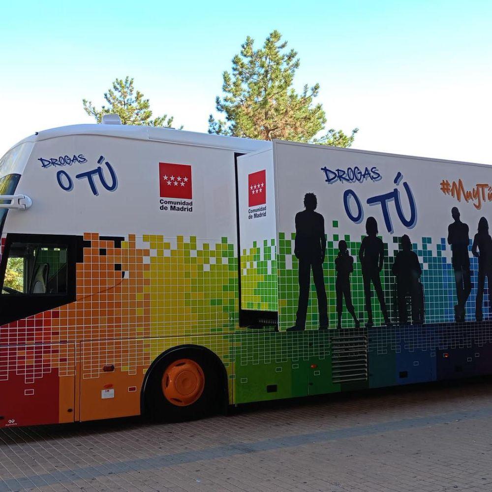 Imagen El autobús de “Drogas o Tú” llega a los institutos de Majadahonda para informar a estudiantes, docentes y familias    
